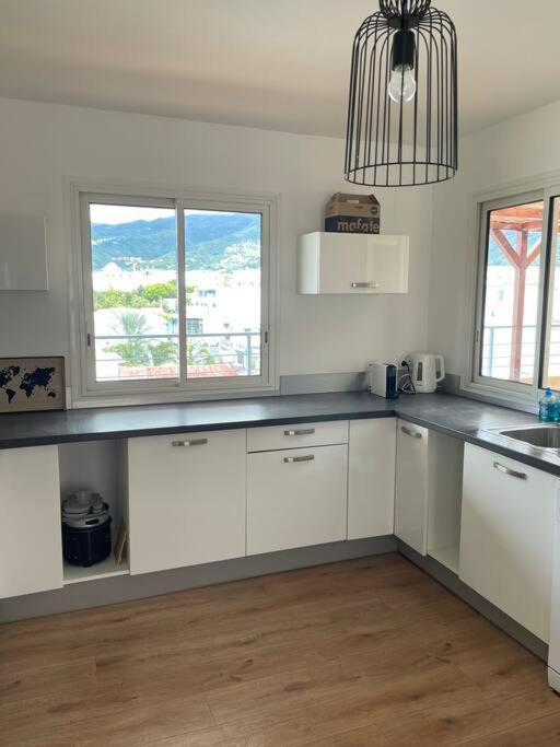 Rare ! Spacieux T3 En Roof-Top Au Barachois - 2 Ch Climatisees - 6 Couchages - Proche Aeroport Σαιν-Ντενί Εξωτερικό φωτογραφία