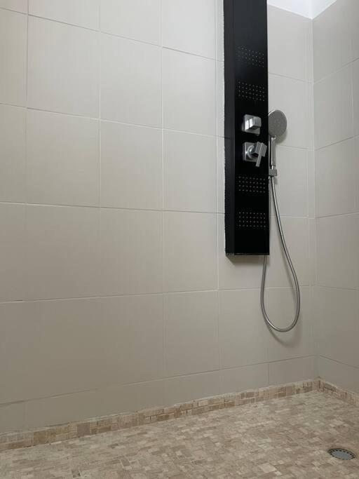 Rare ! Spacieux T3 En Roof-Top Au Barachois - 2 Ch Climatisees - 6 Couchages - Proche Aeroport Σαιν-Ντενί Εξωτερικό φωτογραφία