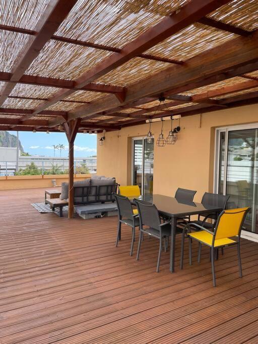 Rare ! Spacieux T3 En Roof-Top Au Barachois - 2 Ch Climatisees - 6 Couchages - Proche Aeroport Σαιν-Ντενί Εξωτερικό φωτογραφία