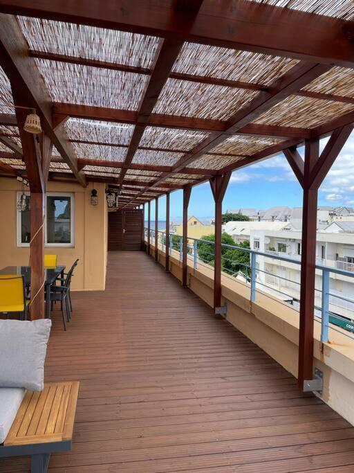 Rare ! Spacieux T3 En Roof-Top Au Barachois - 2 Ch Climatisees - 6 Couchages - Proche Aeroport Σαιν-Ντενί Εξωτερικό φωτογραφία